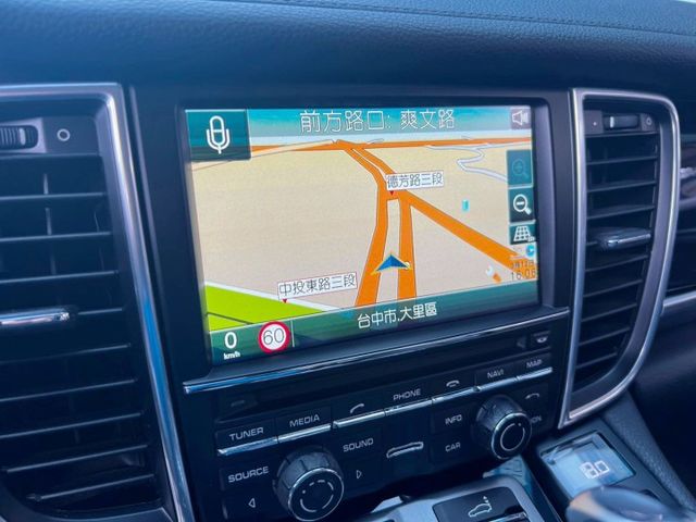 2016年 PORSCHE PANAMERA 3.0 DIESEL  第12張相片