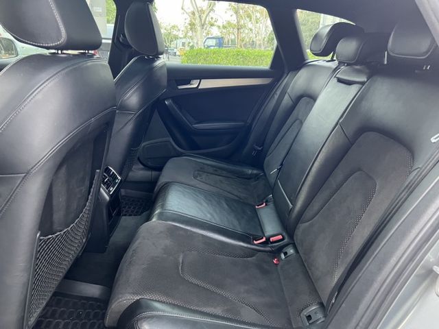 2011年 AUDI A4 Avant 2.0 Quattro  第8張相片