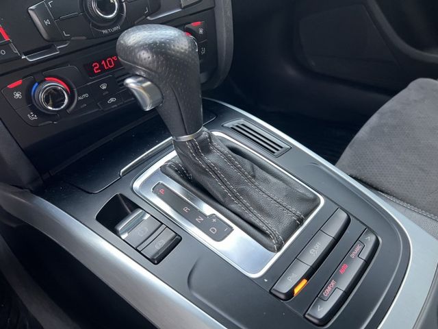 2011年 AUDI A4 Avant 2.0 Quattro  第14張相片