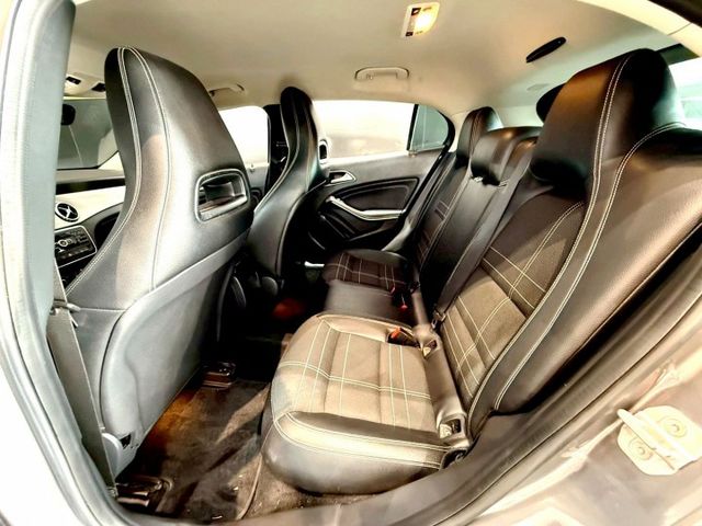 2014年 BENZ GLA200 1.6  第7張相片