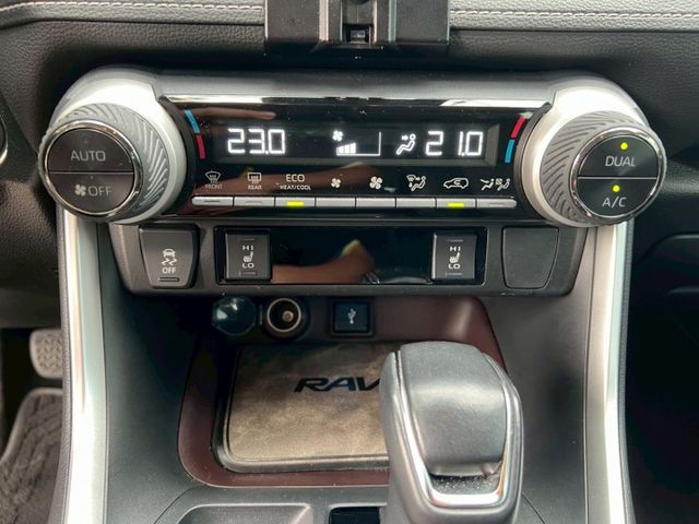 2020年 TOYOTA RAV4 2.0 旗艦版  第13張相片