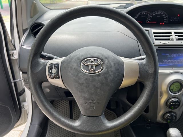 2010年 TOYOTA YARIS 1.5 G版  第9張相片