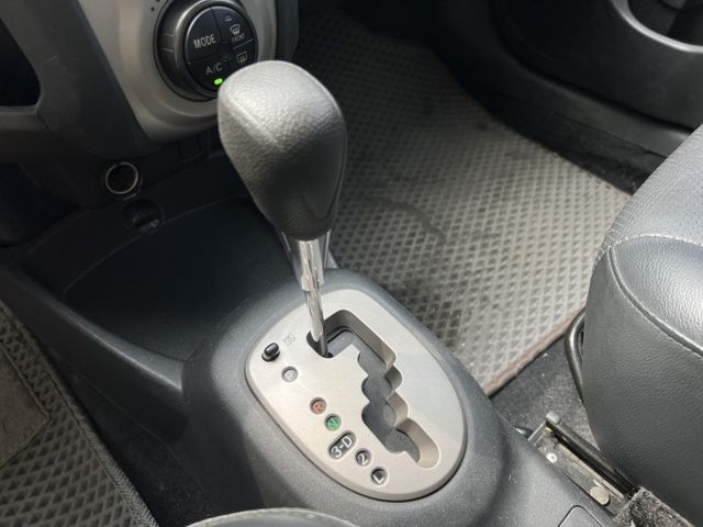 2010年 TOYOTA YARIS 1.5 G版  第13張相片