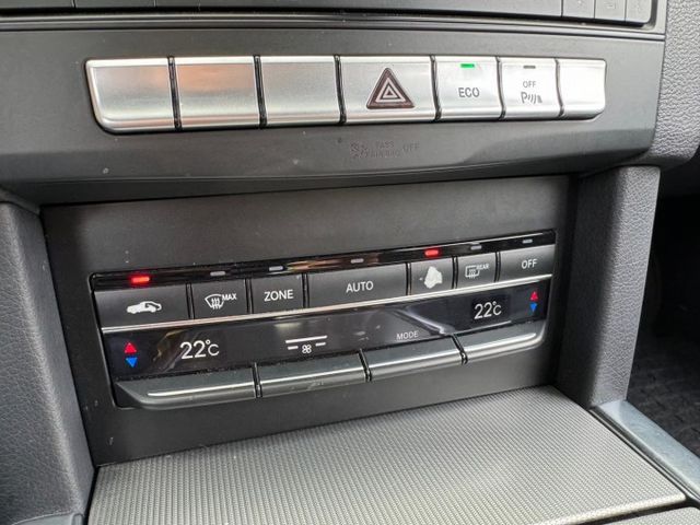 2015年 BENZ E250 2.0 Avantgarde  第13張相片