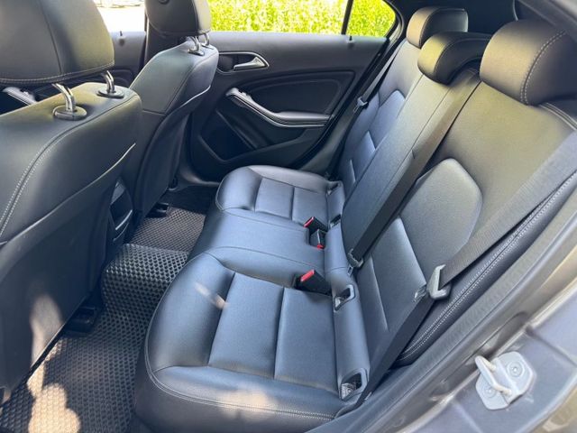 2015年 BENZ A200 1.6 W176  第7張相片