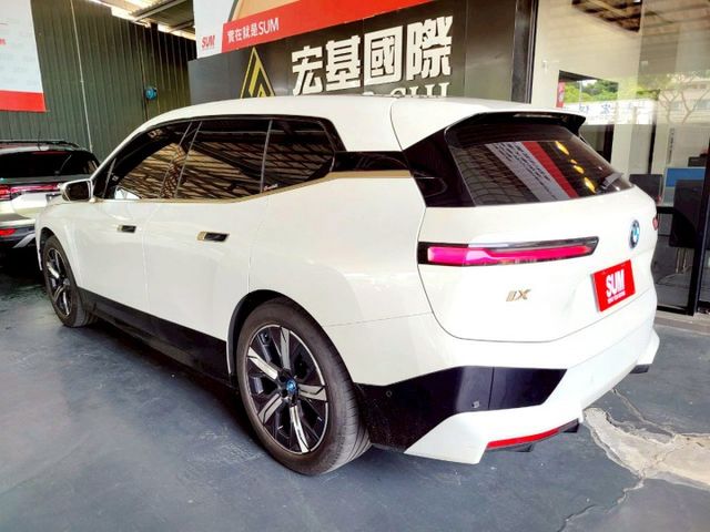 2023年 BMW IX40 純電車 原廠保固中  第3張相片