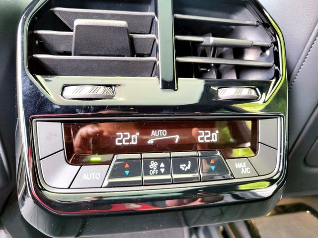 2023年 BMW IX40 純電車 原廠保固中  第12張相片