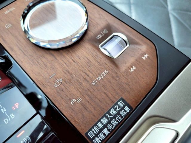 2023年 BMW IX40 純電車 原廠保固中  第13張相片