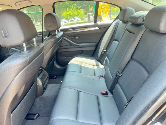 2015年 BMW 520I F10 2.0  第7張相片