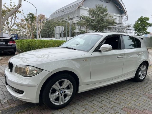 2011年 BMW 120I 2.0  第1張相片