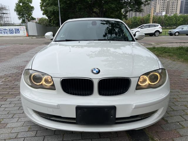 2011年 BMW 120I 2.0  第2張相片
