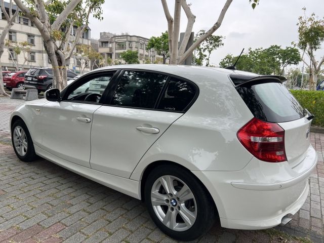 2011年 BMW 120I 2.0  第3張相片