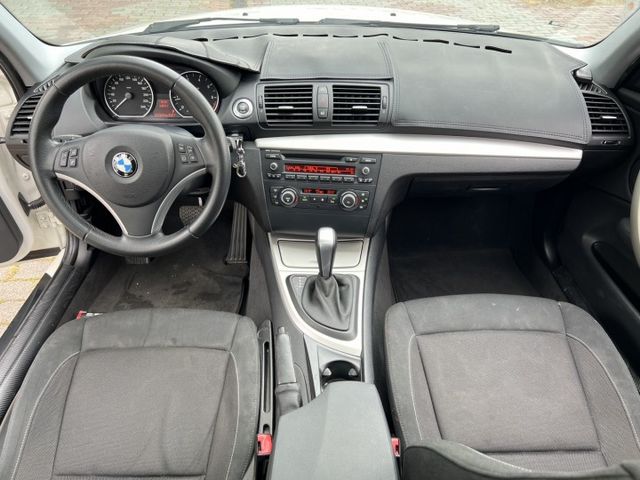 2011年 BMW 120I 2.0  第8張相片