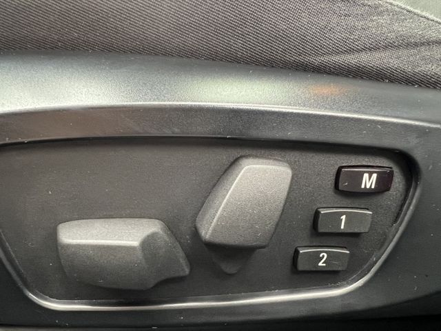 2011年 BMW 120I 2.0  第13張相片