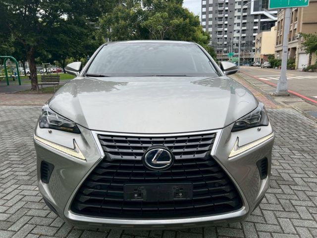 2017年 LEXUS NX300H 2.5 頂級版  第2張相片