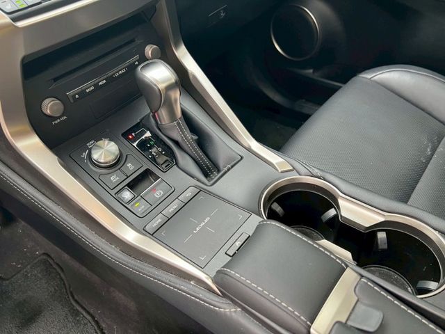 2017年 LEXUS NX300H 2.5 頂級版  第13張相片
