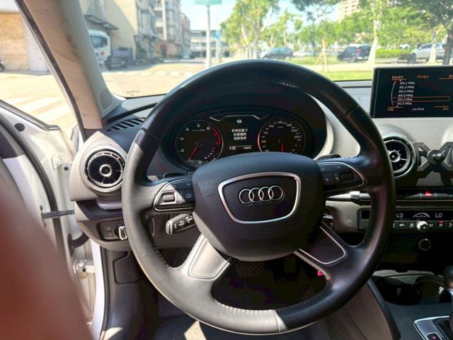2014年 AUDI A3 Sportback 1.4 30TFSI  第8張相片