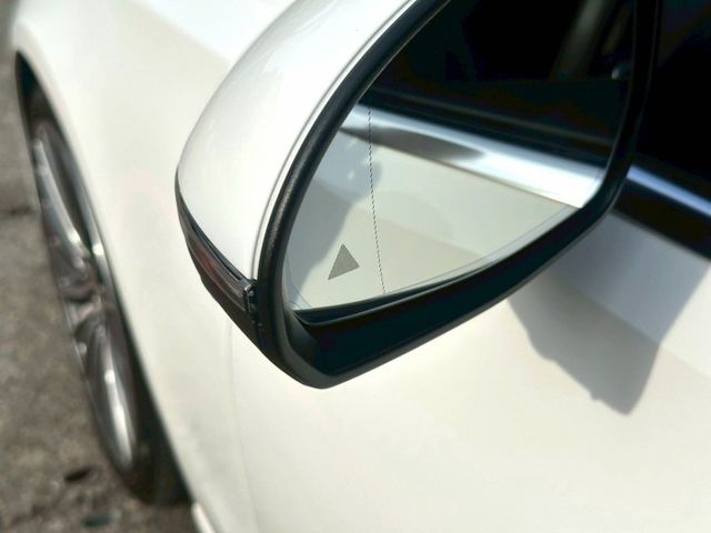 2024年 BENZ C300 Estate 2.0 旅行車 僅跑9千  第5張相片