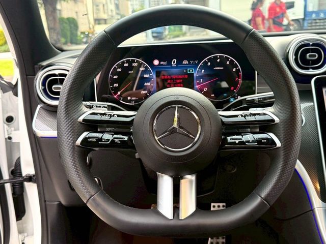 2024年 BENZ C300 Estate 2.0 旅行車 僅跑9千  第10張相片