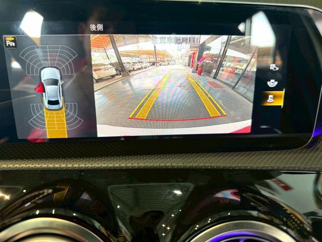 2019年 BENZ A200 1.4 四門 W177  第13張相片