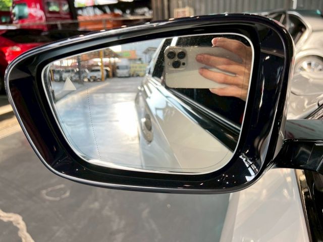 2020年 BMW 320i G20  第7張相片