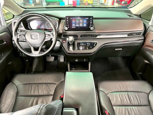 2021年 HONDA ODYSSEY 2.4 登峰版 7人座  第11張相片