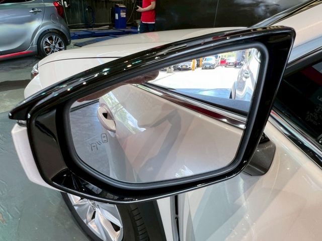 2023年 LEXUS UX250H 2.0 豪華版  第5張相片