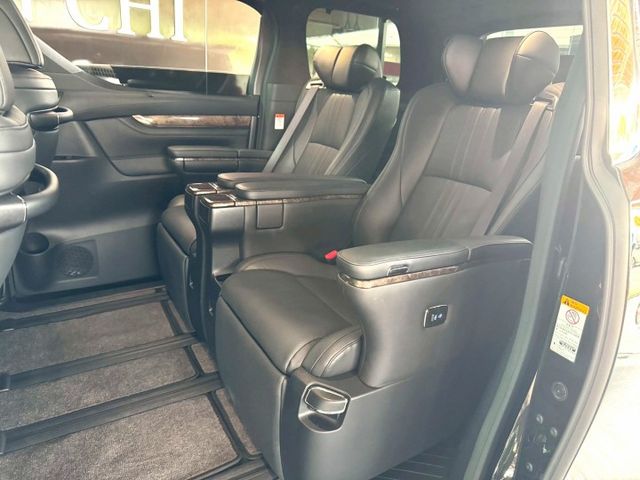 2023年 TOYOTA ALPHARD 2.5 油電 極低里程  第11張相片