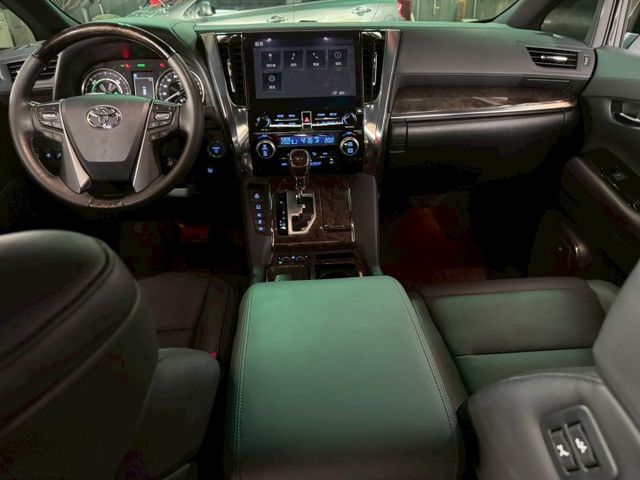 2023年 TOYOTA ALPHARD 2.5 油電 極低里程  第13張相片