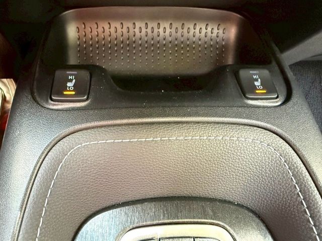 2020年 TOYOTA Corolla Sport 2.0 旗艦版  第11張相片