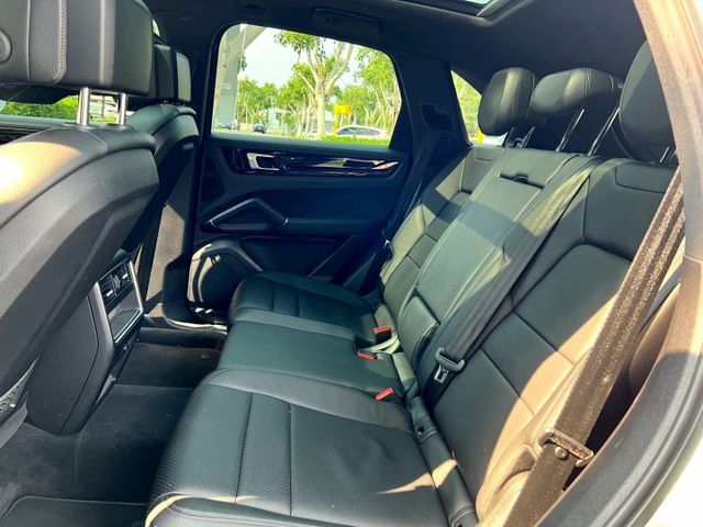 porsche Caenne凱彥3.0白  第10張相片