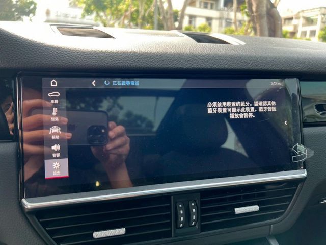 porsche Caenne凱彥3.0白  第12張相片