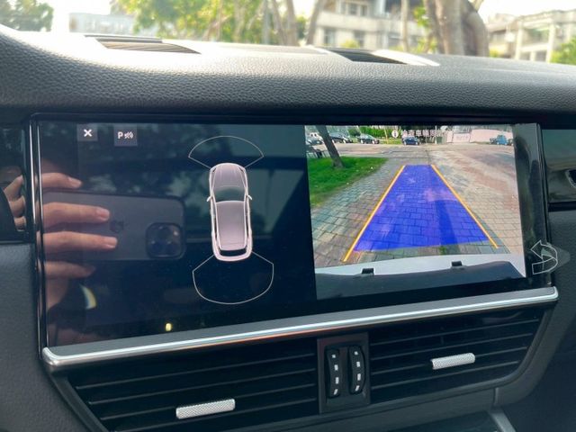 porsche Caenne凱彥3.0白  第13張相片