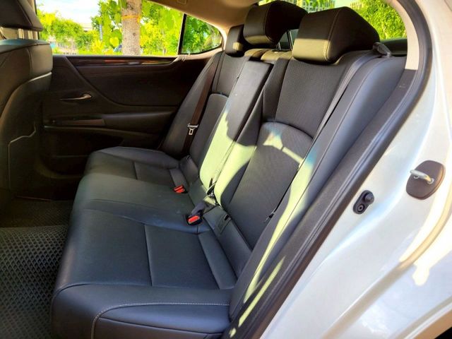 LEXUS ES200 豪華  第8張相片