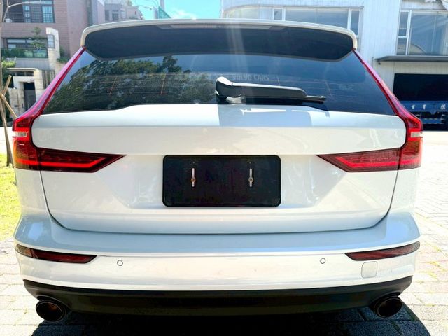 VOLVO V60 B4  第4張相片