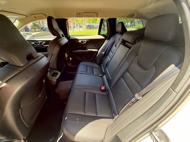 VOLVO V60 B4  第11張相片