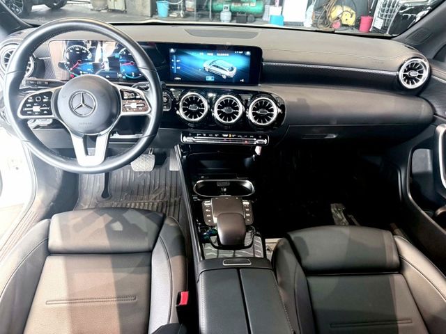 CLA200 SB 旅行車  第14張相片
