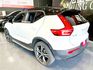 2020 XC40 B5✅北歐豪華休旅，外型年輕俐落✅2.0渦輪＋輕油電系統，動力強勁順暢✅高質感內裝＋完整安全科技  第3張縮圖