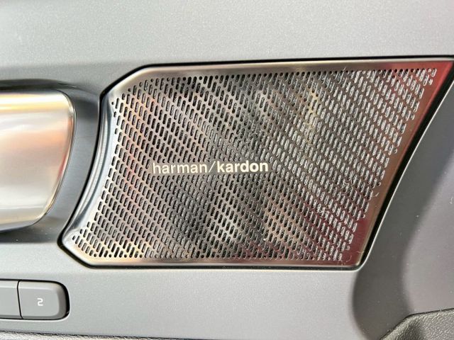 2020 XC40 B5✅北歐豪華休旅，外型年輕俐落✅2.0渦輪＋輕油電系統，動力強勁順暢✅高質感內裝＋完整安全科技  第13張相片