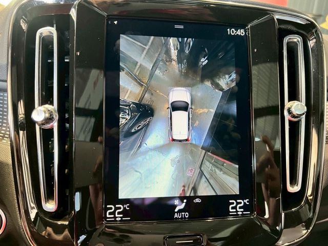 2020 XC40 B5✅北歐豪華休旅，外型年輕俐落✅2.0渦輪＋輕油電系統，動力強勁順暢✅高質感內裝＋完整安全科技  第15張相片