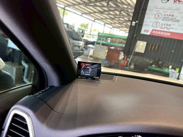 2020 Cayenne 3.0 ✅豪華性能休旅，外型霸氣✅V6 渦輪引擎，動力強勁順暢✅精緻內裝＋頂級駕馭科技  第14張相片