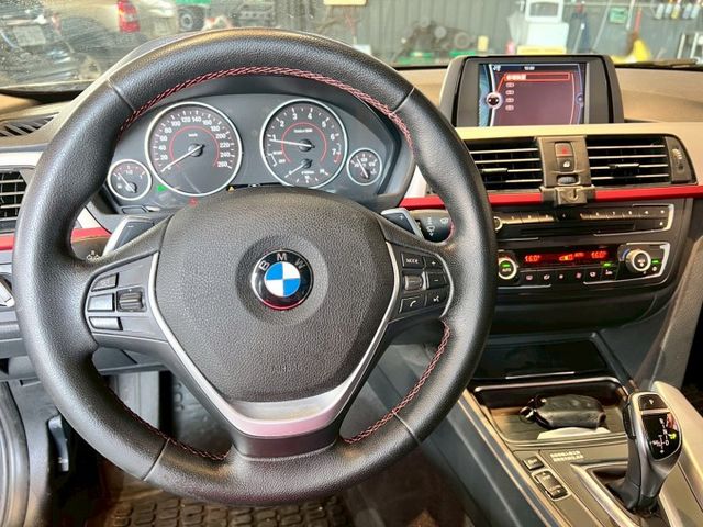 2012 BMW 320i Sport✅德系運動房車，外型俐落有型✅後驅設定，操控靈活穩定  第6張相片