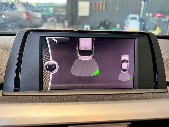 2012 BMW 320i Sport✅德系運動房車，外型俐落有型✅後驅設定，操控靈活穩定  第12張相片