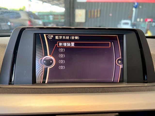 2012 BMW 320i Sport✅德系運動房車，外型俐落有型✅後驅設定，操控靈活穩定  第13張相片