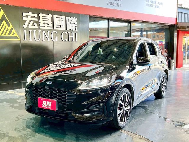 2022 Kuga AWD ST-Line X✅運動化外觀，霸氣十足✅渦輪引擎＋四輪驅動✅ 豪華運運動套件＋完整安全科技  第1張相片