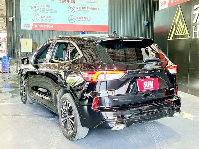 2022 Kuga AWD ST-Line X✅運動化外觀，霸氣十足✅渦輪引擎＋四輪驅動✅ 豪華運運動套件＋完整安全科技  第2張相片