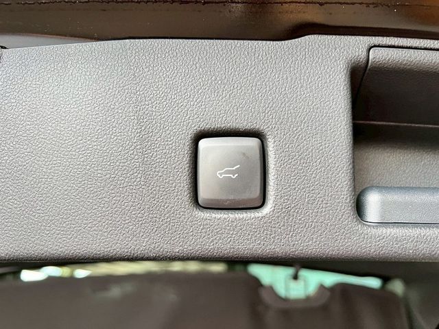 2022 Kuga AWD ST-Line X✅運動化外觀，霸氣十足✅渦輪引擎＋四輪驅動✅ 豪華運運動套件＋完整安全科技  第4張相片