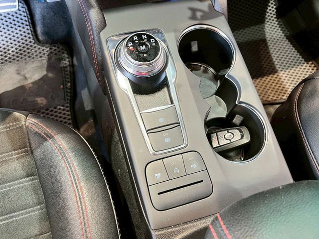 2022 Kuga AWD ST-Line X✅運動化外觀，霸氣十足✅渦輪引擎＋四輪驅動✅ 豪華運運動套件＋完整安全科技  第12張相片