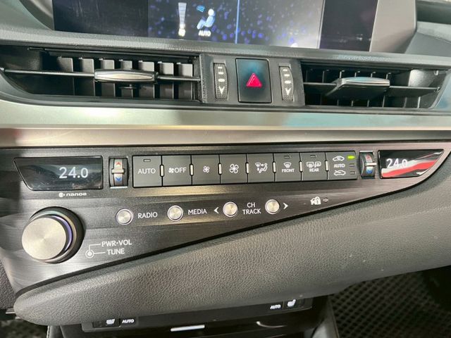 2021 ES200 豪華版 ✅豪華中大型房車，外型典雅大器 ✅2.0引擎，順暢省油、靜肅性佳 ✅豪華內裝＋完整安全配備  第13張相片