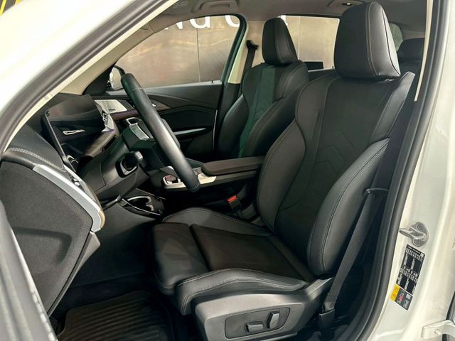 2023 iX1 ✅純電豪華休旅，外型俐落、科技感滿分✅動力強勁、加速迅速✅續航實用、配備豐富，日常通勤與家庭都合適  第6張相片